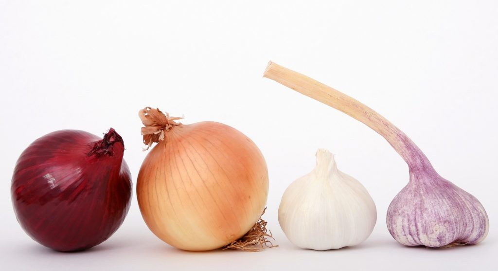 Garlic and onions are high in FODMAPs, but they're also a good source of prebiotics