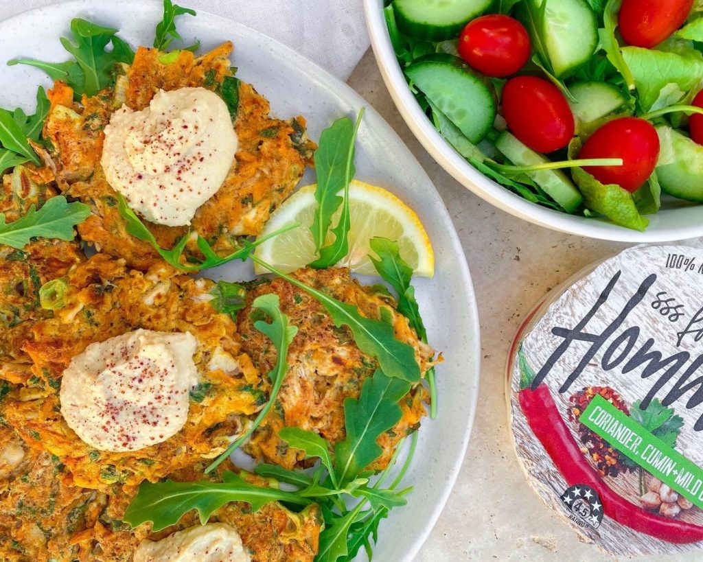 Chicken and pumpkin fritters with hummus 
