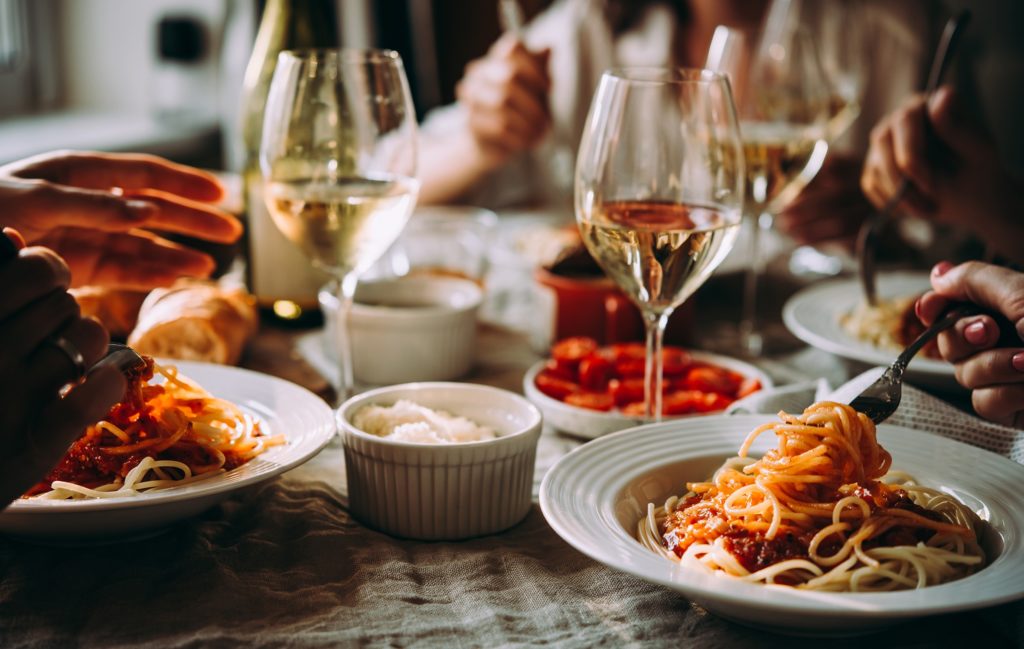 A few drinks with dinner can make it easier to ignore your satiety signals