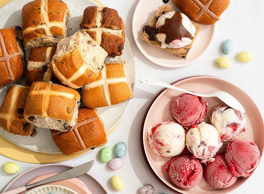 Easter recipes: hot cross bun ice cream sandwiches with chocolate sauce